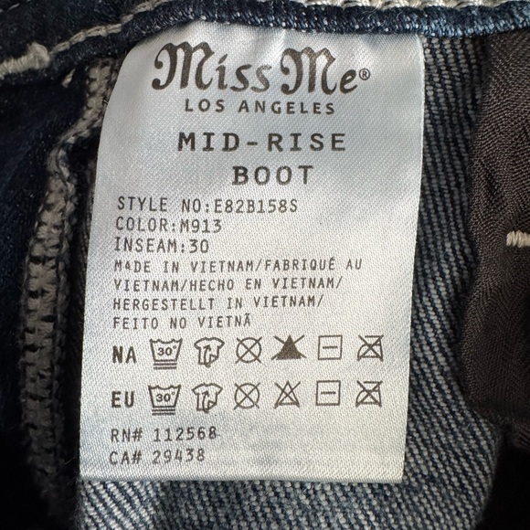 Miss Me Blue Jeans with Boho/ Aztec Feather Embroidery 26 x 30 - Picture 4 of 6